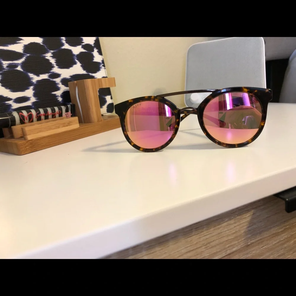 Diff Sunglasses - Picture 1 of 3
